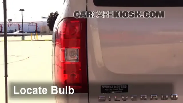 2008 Chevrolet Silverado 2500 HD LT 6.0L V8 Crew Cab Pickup (4 Door) Lights Turn Signal - Rear (replace bulb)